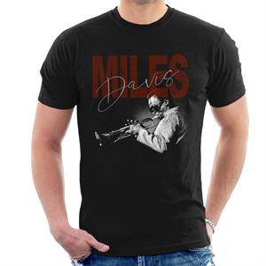 Miles Davis Playing Trumpet Men's T-Shirt